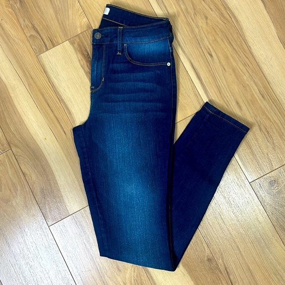 Guess Women’s Mid-Rise Skinny Jeans size 28 reg length in Blue - Picture 1 of 3